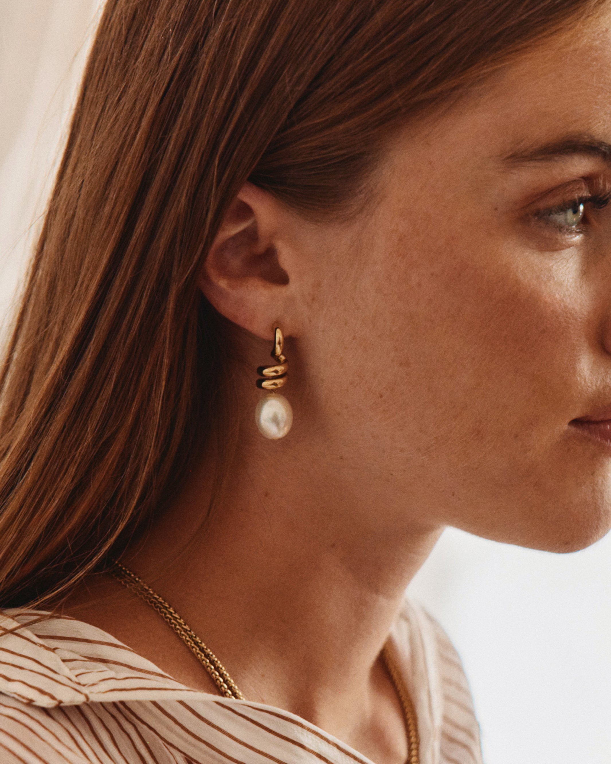 Swivel Earrings Pearl L Gold Edblad NZ