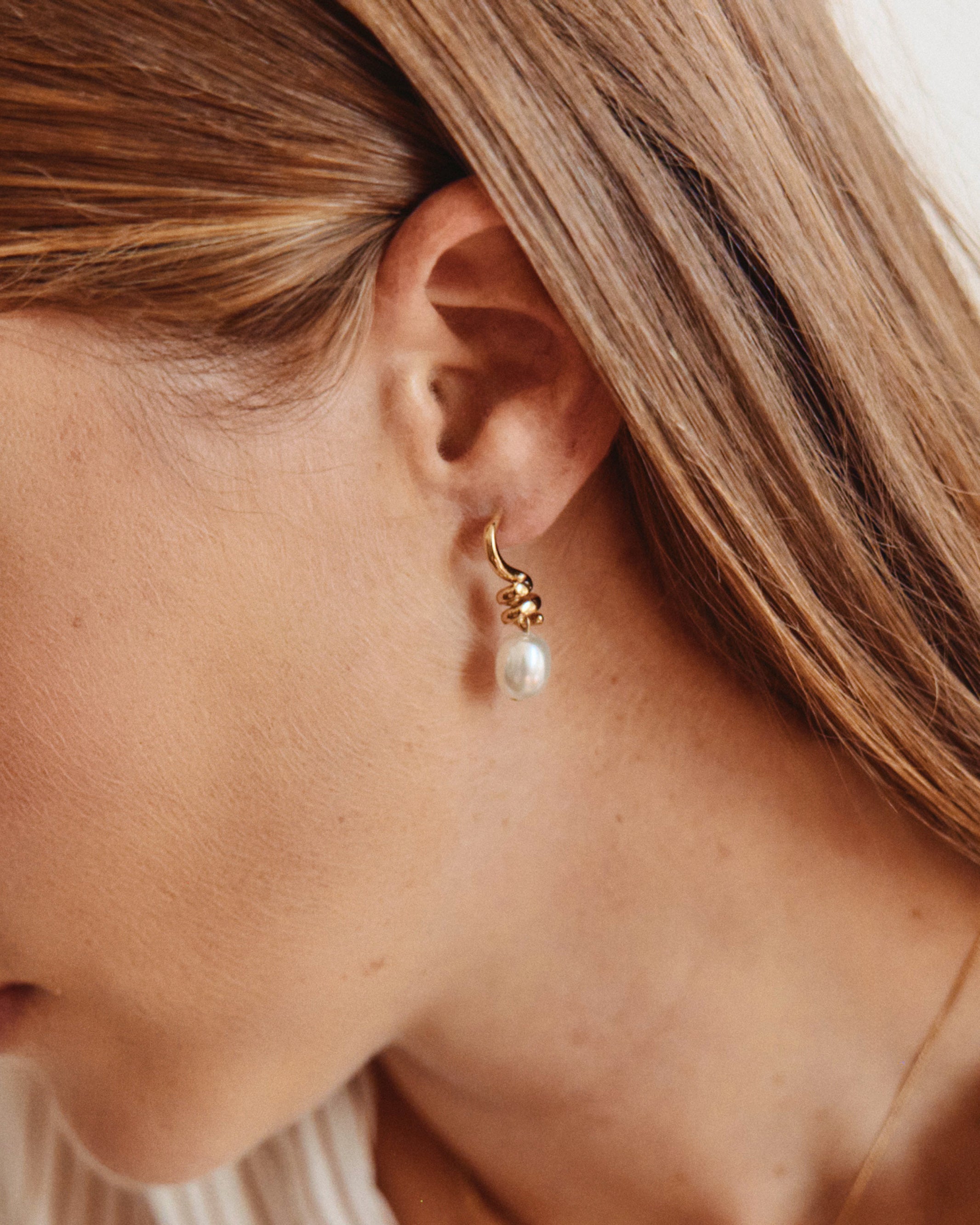 Swivel Earrings Pearl S Gold Edblad NZ
