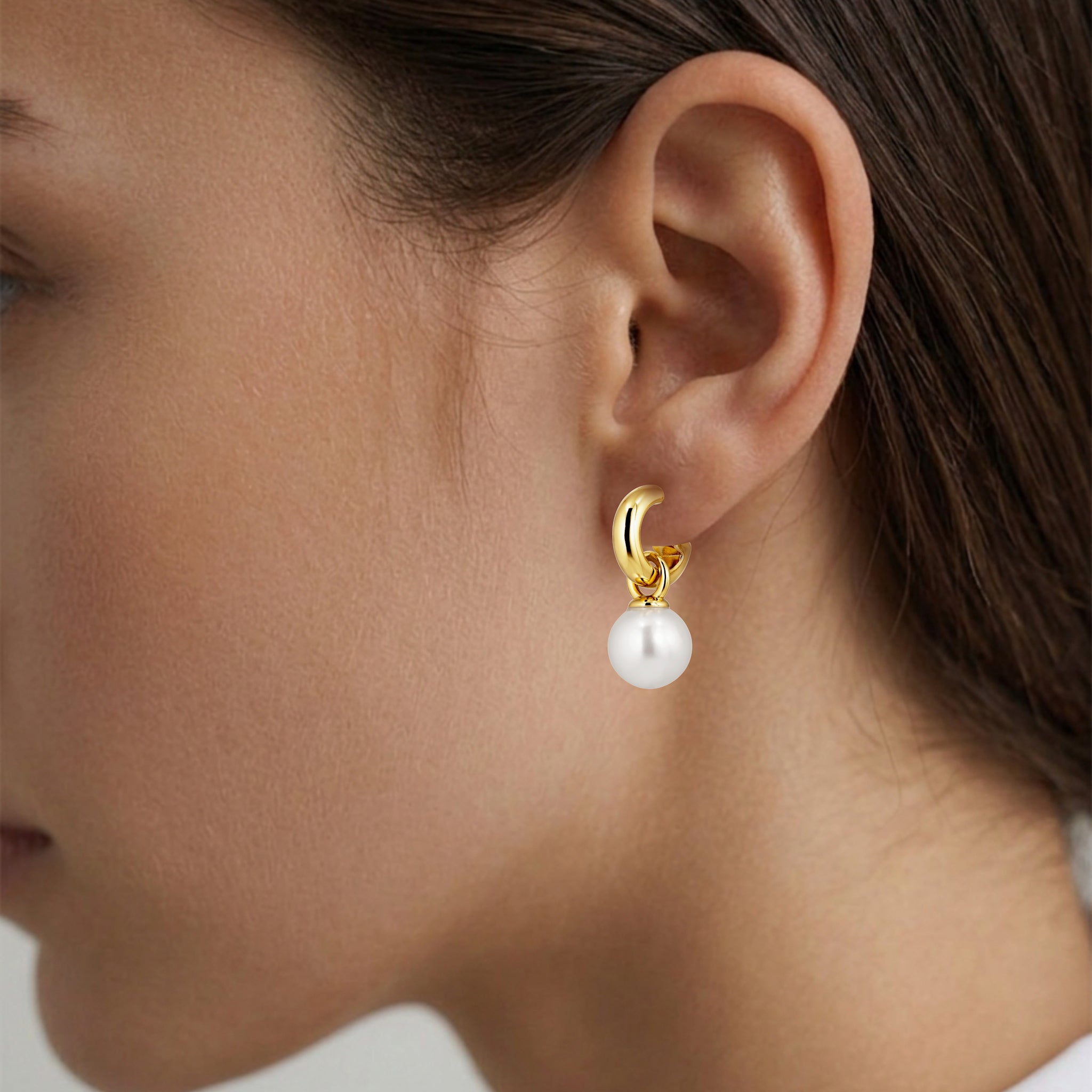 Lona Gold Stud Earrings – White Pearl