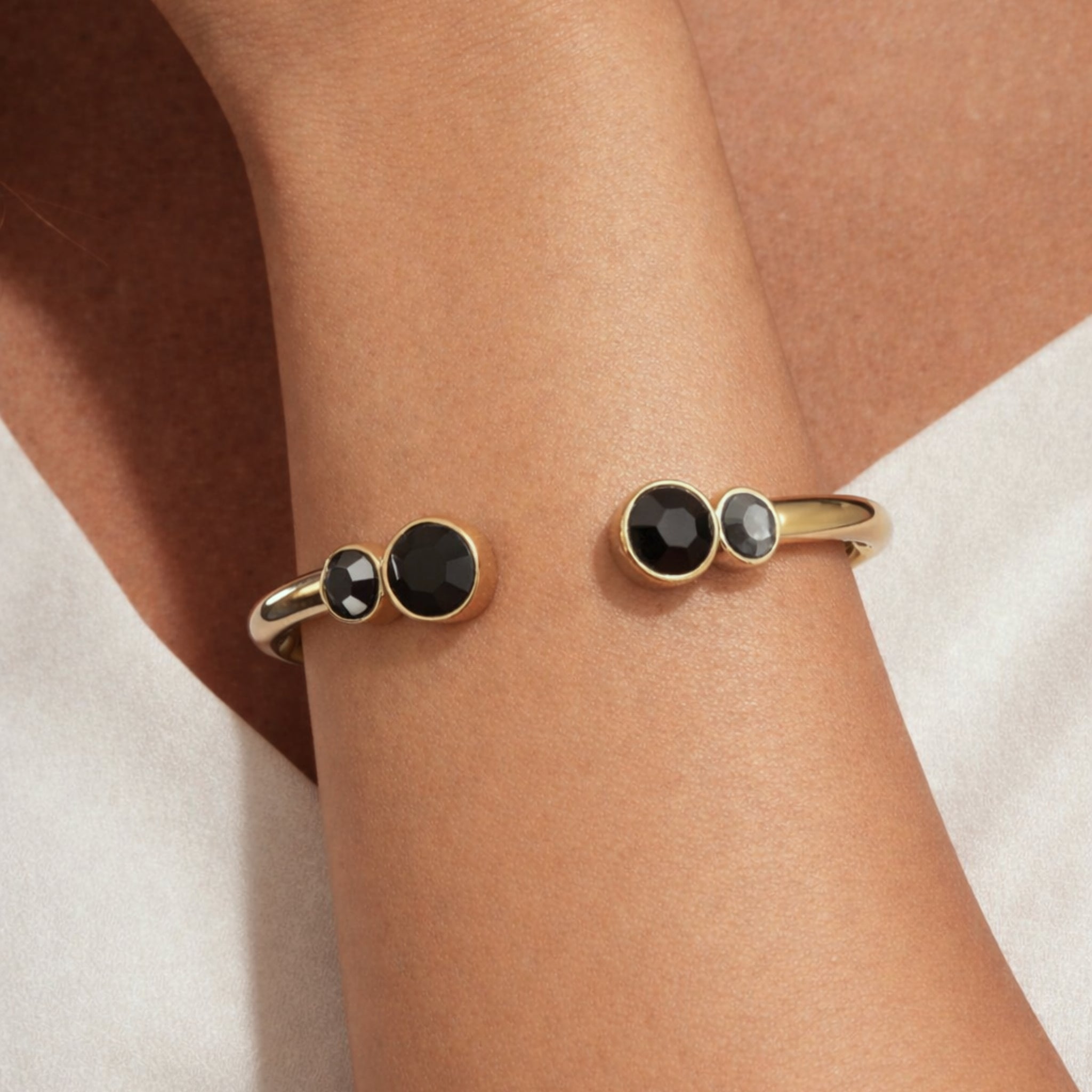 Mate Gold Bracelet – Black / Grey
