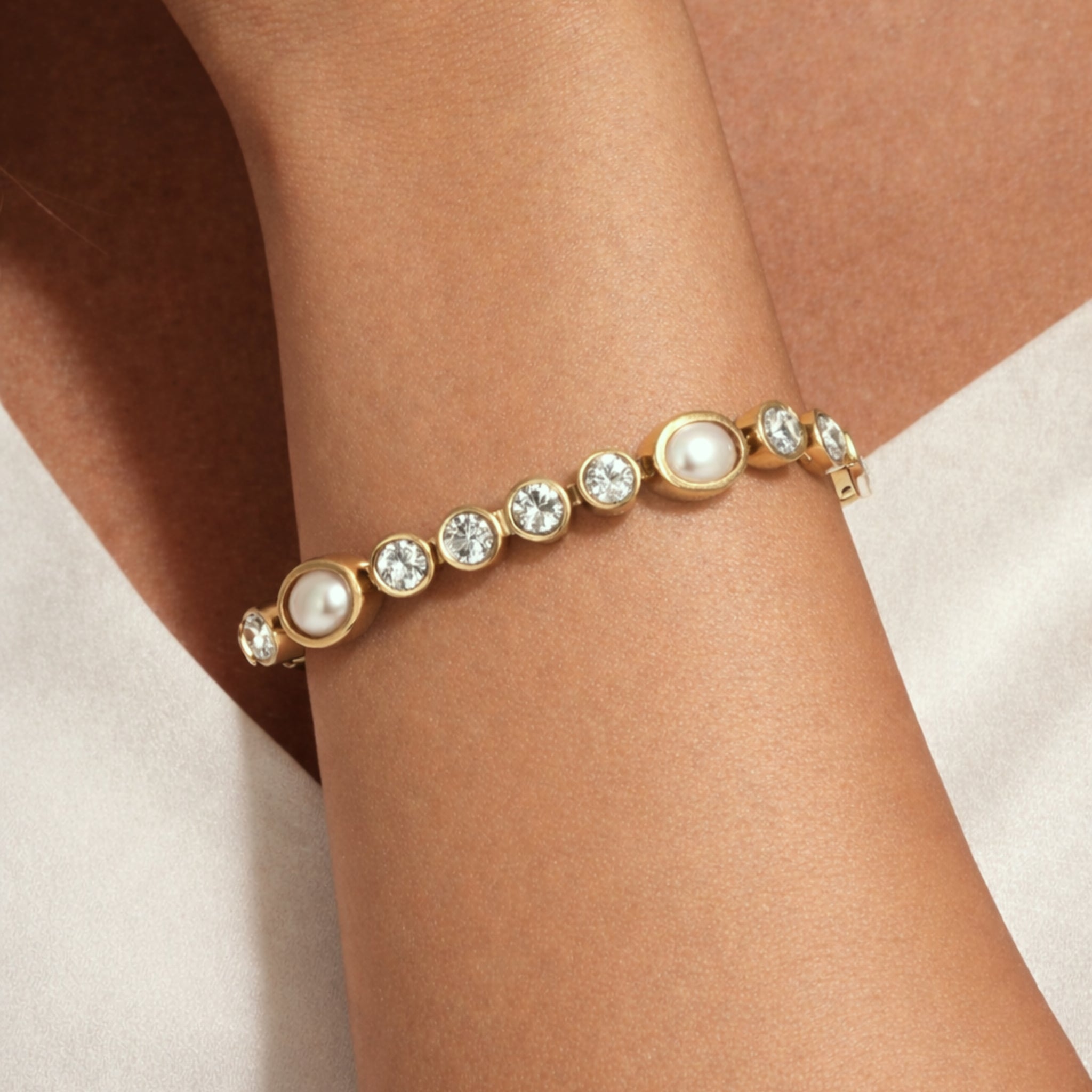 Sophia Gold Tennis Bracelet – Crystal / White Pearl