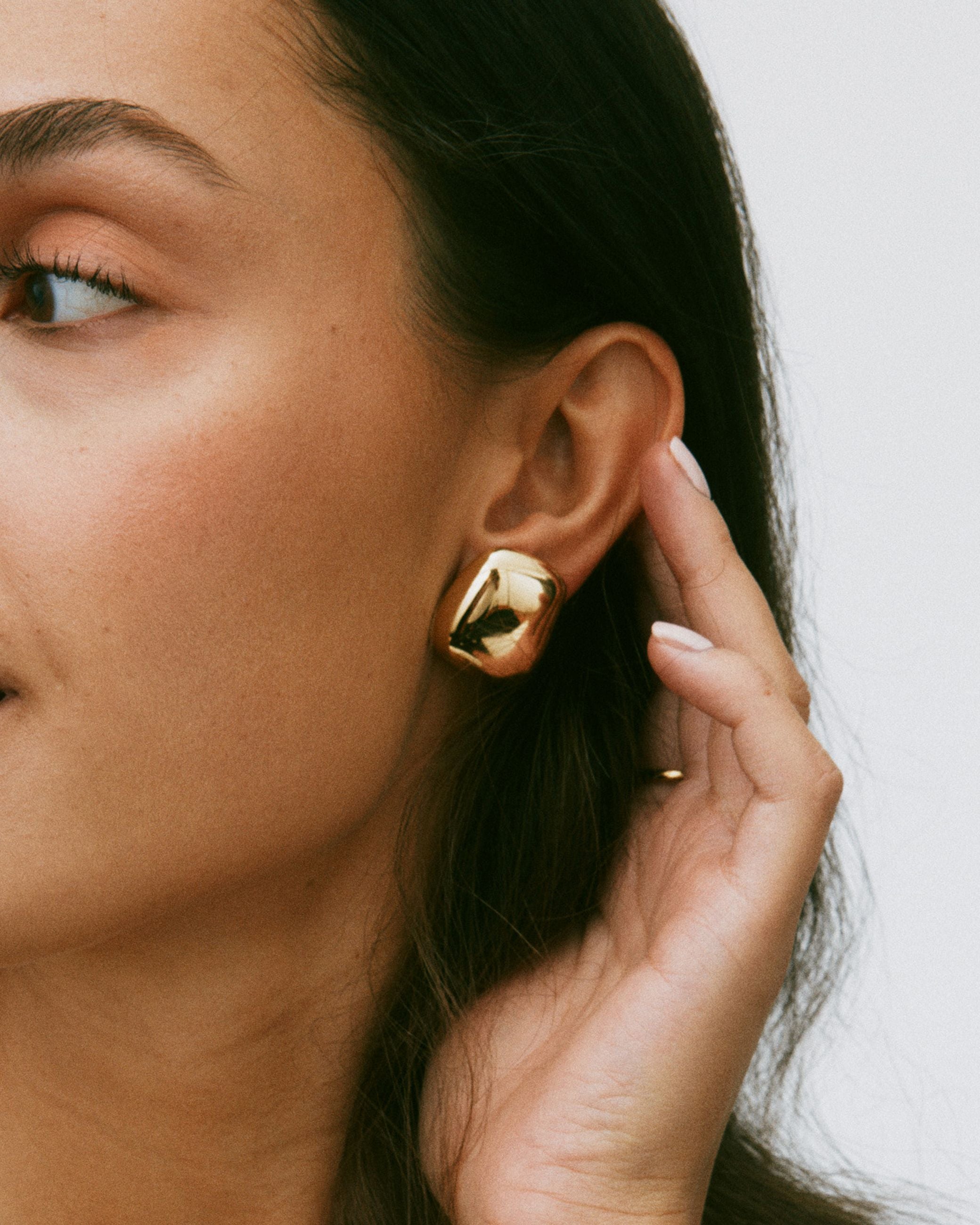 Mira Gold Stud Earrings – Large