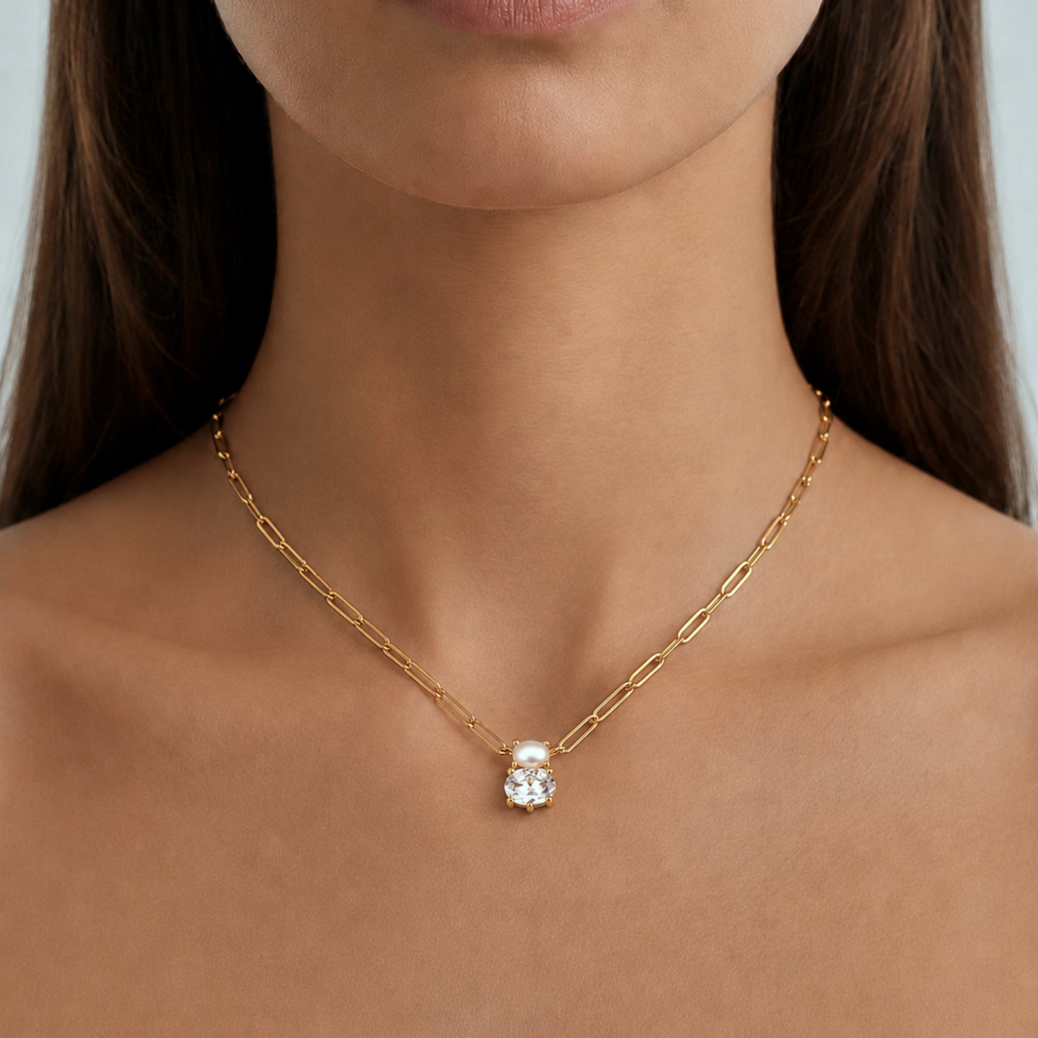 Serafine Gold Necklace – Crystal / White Pearl